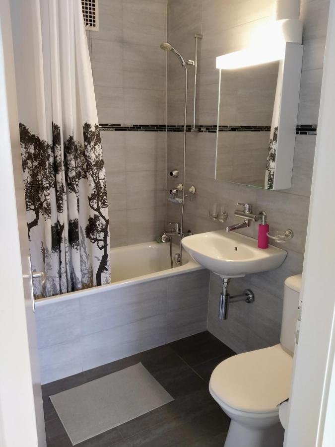 Studio, 4-7 Mins To Bern Main Station By Train Appartamento Esterno foto